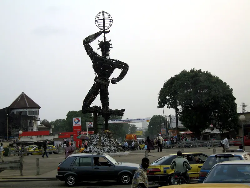 La Nouvelle Liberte sculpture, Deido roundabout, Douala
