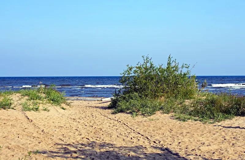 The Great Slave Lake beach at Hay River