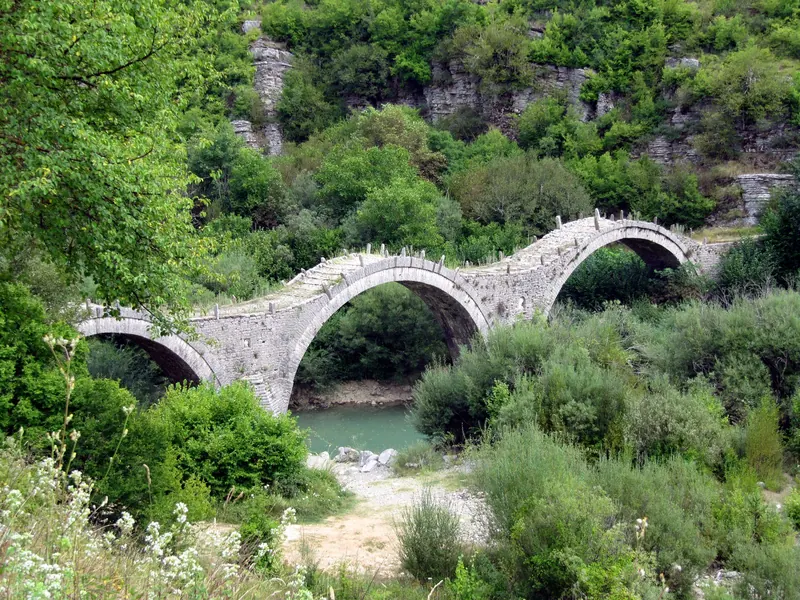 Plakida's arched bridge near Kipoi, Zagori