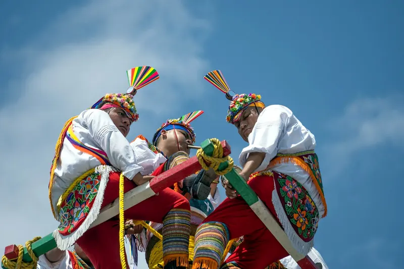 The voladores de Papantla flyers