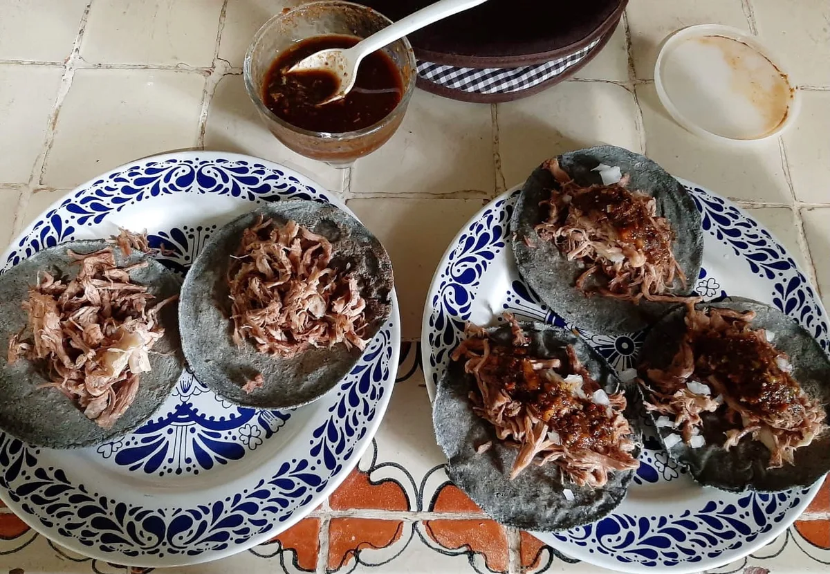 Tacos de barbacoa with salsa de chile rayado