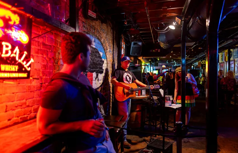 Live music on Sixth Street, Austin