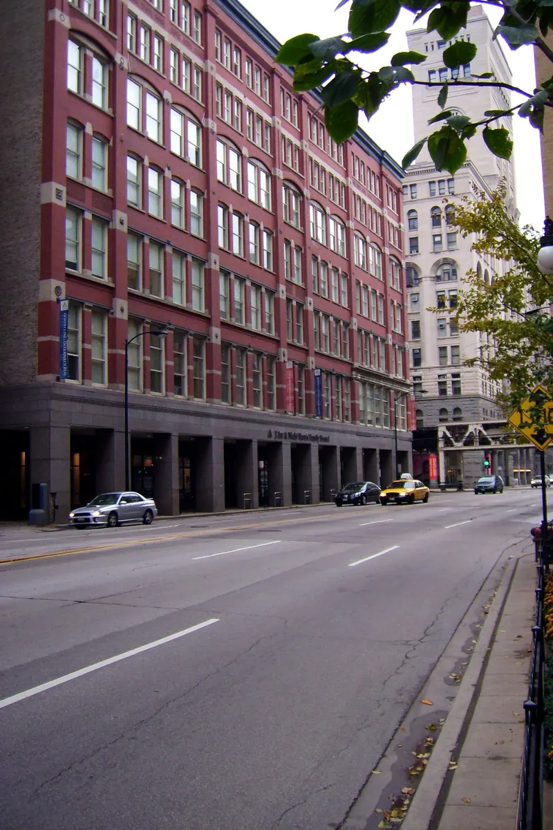 HI Chicago Hostel