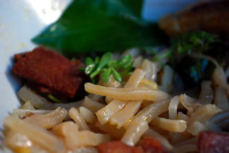 Cao lau, Hoi An's thick noodle dish