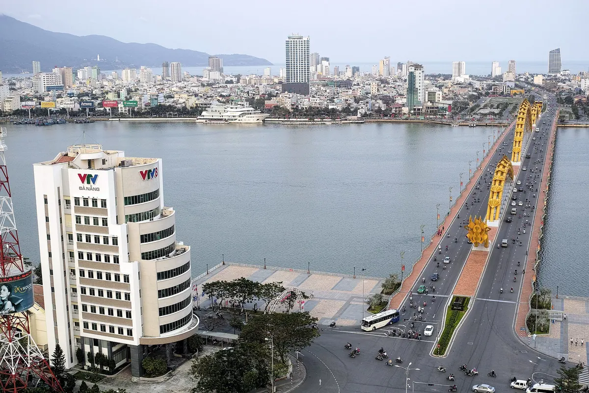 The Dragon Bridge over the Han River, Da Nang