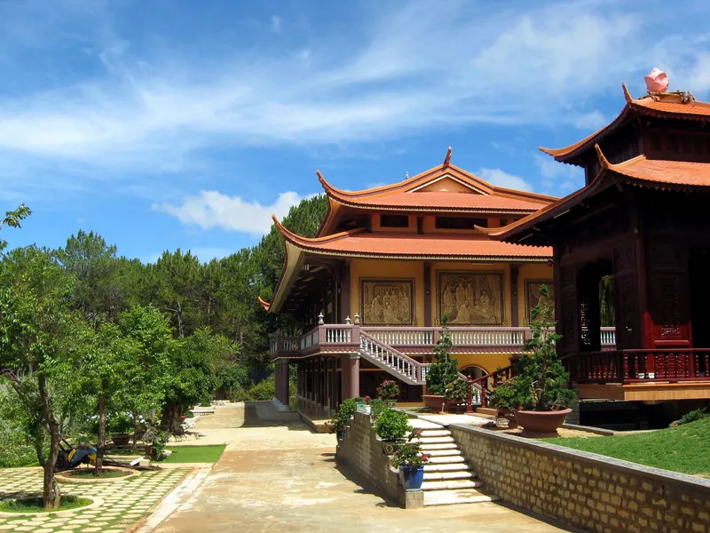 Truc Lam Zen Monastery and Tuyen Lam Lake, Da Lat